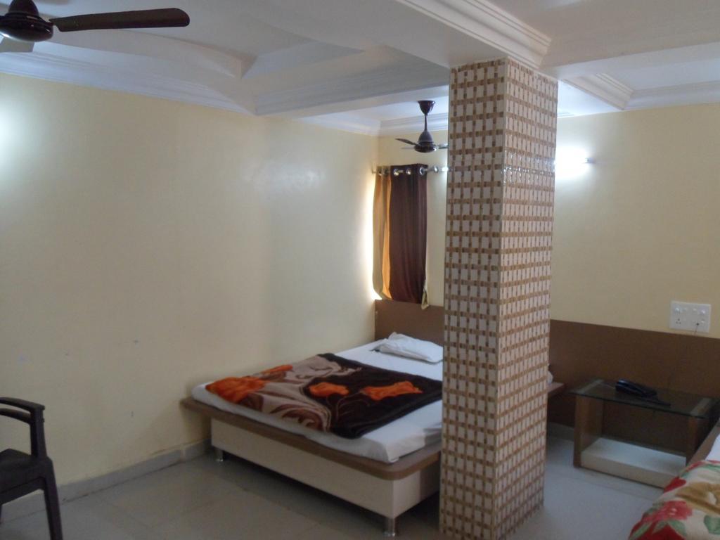 Hotel Raj Palace Dwārka Zimmer foto